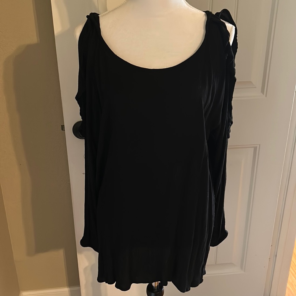 NWOT Old Navy Women’s black top - Size XXL